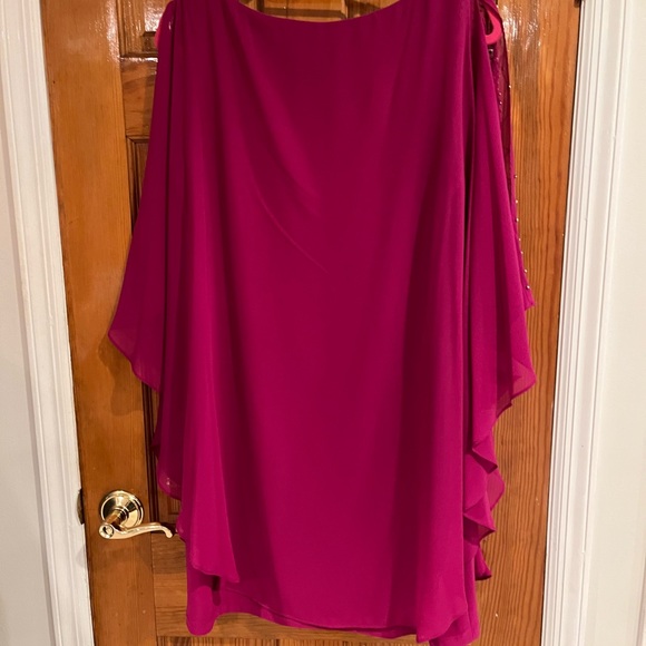 Elegant Magenta Cape Dress w. embellishment on sleeve. Ideal for special event. - Picture 5 of 5